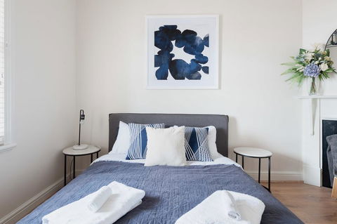 Sydney City CDB Water Views Close To Harbour Bridge And Opera House - Kalgoorlie Accommodation 0