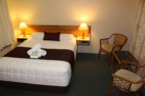 Tabourie Lake Motor Inn - Kalgoorlie Accommodation 2