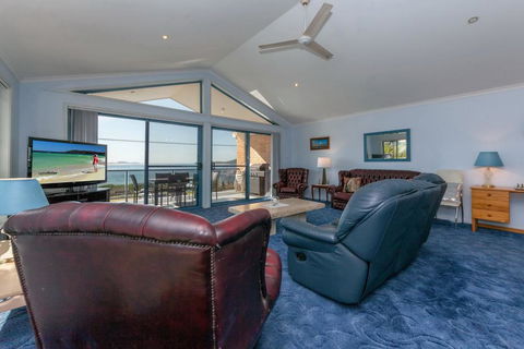 Tah Villa, 1/68 Marine Drive - Kalgoorlie Accommodation 1