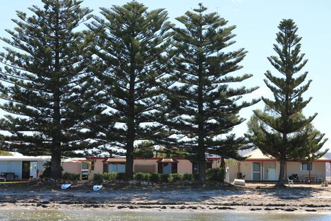 Tall Pines Beach House At Mount Dutton Bay (part Of Coffin Bay Waterways) - Kalgoorlie Accommodation 1
