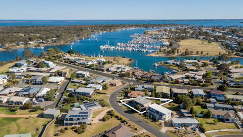 Tanjil - A Stroll From The Water In Paynesville - Kalgoorlie Accommodation 0