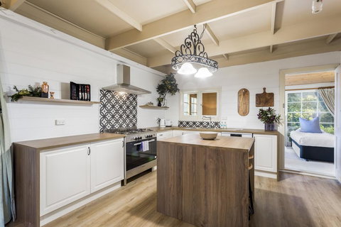 Tasmania Frankford Road - Kalgoorlie Accommodation 1