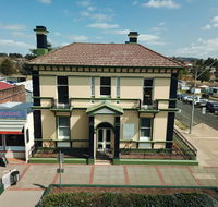 The Bank Guesthouse Glen Innes - Kalgoorlie Accommodation