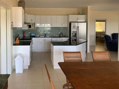 The Beach House - Kalgoorlie Accommodation 1