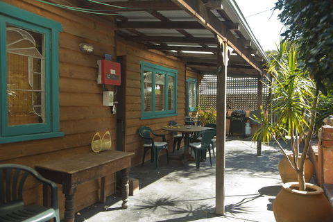 The Beach House - Fremantle - Kalgoorlie Accommodation 3