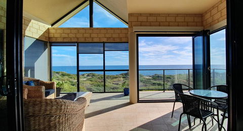 The Beach House - Port Bouvard - Kalgoorlie Accommodation 0