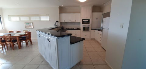 The Beach House - Port Bouvard - Kalgoorlie Accommodation 1