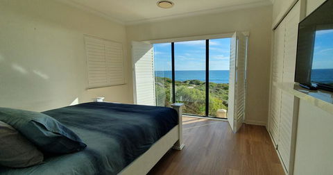 The Beach House - Port Bouvard - Kalgoorlie Accommodation 2