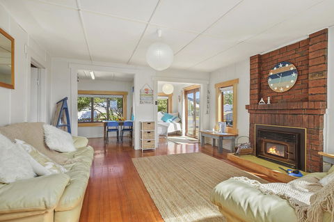 Aqua Beachfront! - Kalgoorlie Accommodation 9