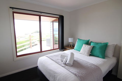 DOLPHIN LOOKOUT COTTAGE - Amazing Views Of The Bay Of Fires - Kalgoorlie Accommodation 8