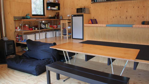 BAY OF FIRES ECO HUT Off Grid Experience At Binalong Bay - Kalgoorlie Accommodation 6