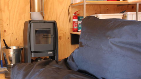 BAY OF FIRES ECO HUT Off Grid Experience At Binalong Bay - Kalgoorlie Accommodation 7