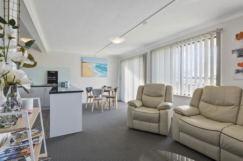 Aruba Apartments - Kalgoorlie Accommodation 0