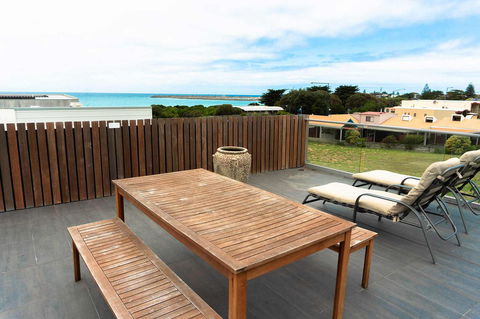 The Apollo - Kalgoorlie Accommodation 17