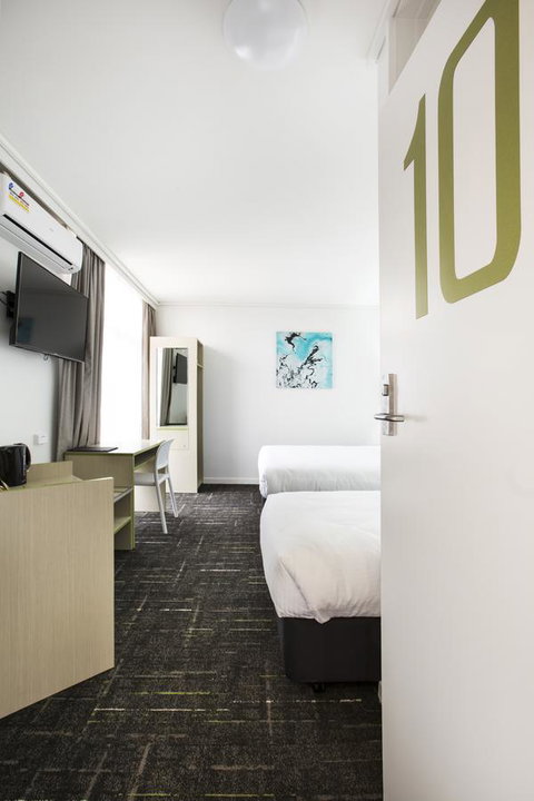 Nightcap At Sandringham Hotel - Kalgoorlie Accommodation 21