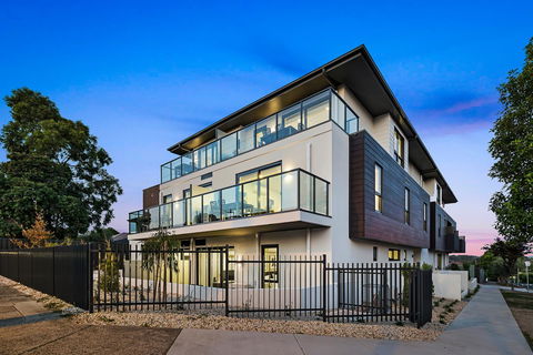 Manhattan Apartments - Notting Hill - Kalgoorlie Accommodation 0