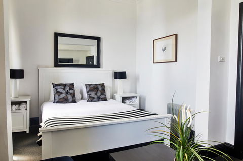The Royal Hotel Mornington - Kalgoorlie Accommodation 0
