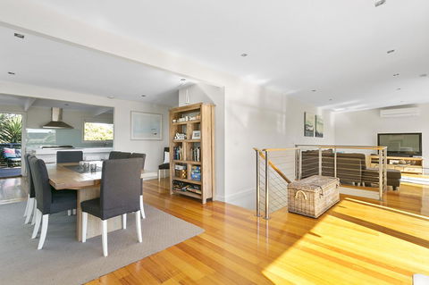 Front Beach House - Kalgoorlie Accommodation 15