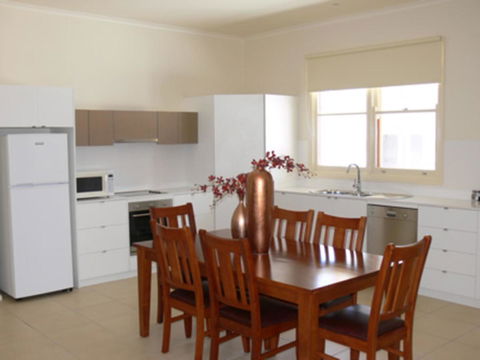 The Victoria Apartments - Kalgoorlie Accommodation 21