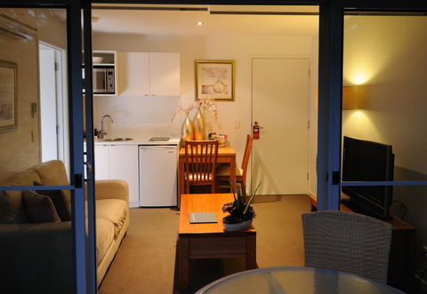 The Victoria Apartments - Kalgoorlie Accommodation 8