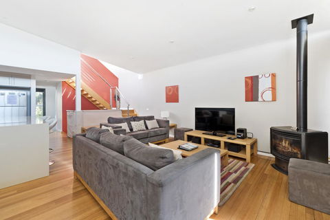 Apollo Bay Cottages - Kalgoorlie Accommodation 12