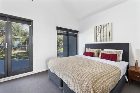 Apollo Bay Cottages - Kalgoorlie Accommodation 9