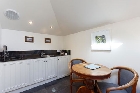 54 On Bank - Kalgoorlie Accommodation 21