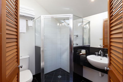 54 On Bank - Kalgoorlie Accommodation 17