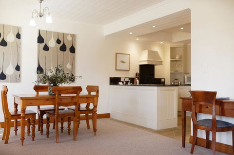 54 On Bank - Kalgoorlie Accommodation 15