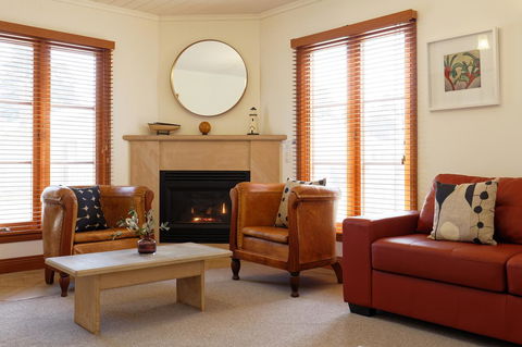 54 On Bank - Kalgoorlie Accommodation 28