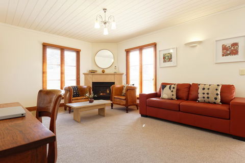 54 On Bank - Kalgoorlie Accommodation 29