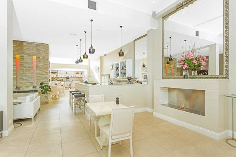 Deep Blue Hotel & Hot Springs - Kalgoorlie Accommodation 22
