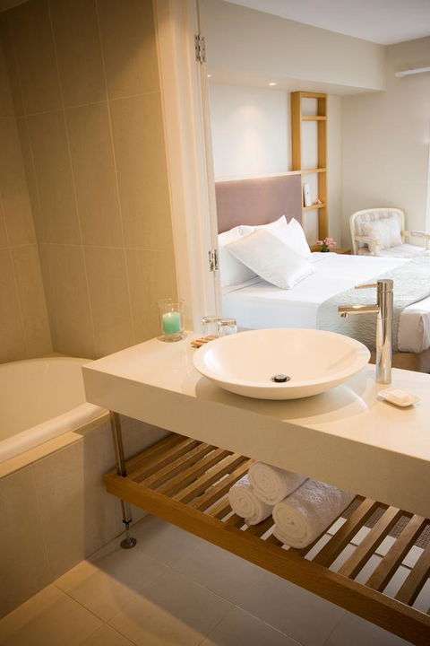 Deep Blue Hotel & Hot Springs - Kalgoorlie Accommodation 38