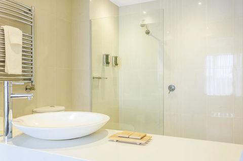 Deep Blue Hotel & Hot Springs - Kalgoorlie Accommodation 10