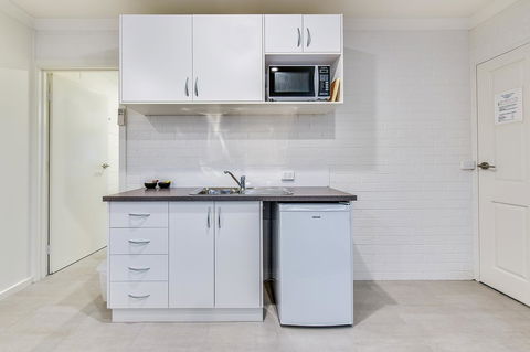 Allambi Holiday Apartments - Kalgoorlie Accommodation 34