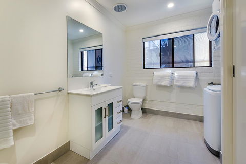 Allambi Holiday Apartments - Kalgoorlie Accommodation 35