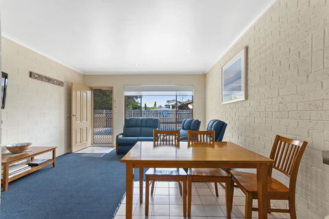 Allambi Holiday Apartments - Kalgoorlie Accommodation 12