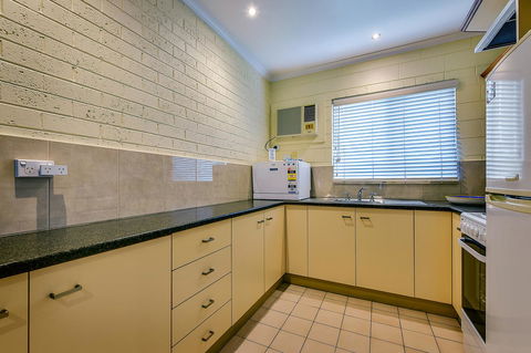 Allambi Holiday Apartments - Kalgoorlie Accommodation 41