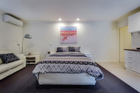 Allambi Holiday Apartments - Kalgoorlie Accommodation 42