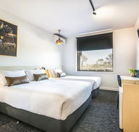 Nightcap at The Cheeky Squire - Kalgoorlie Accommodation