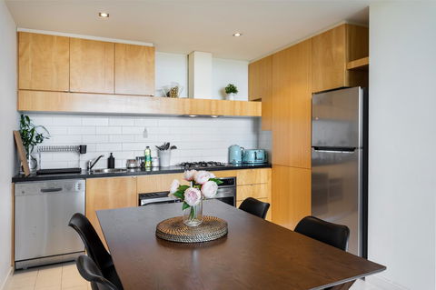 La Maison - Great View, Free Parking, Pool, Gym, Perfectly Located 2BR Apartment - Kalgoorlie Accommodation 12