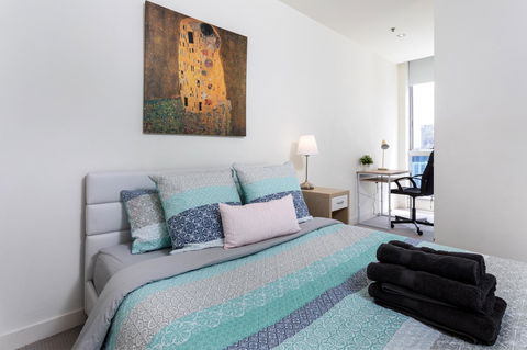 La Maison - Great View, Free Parking, Pool, Gym, Perfectly Located 2BR Apartment - Kalgoorlie Accommodation 4