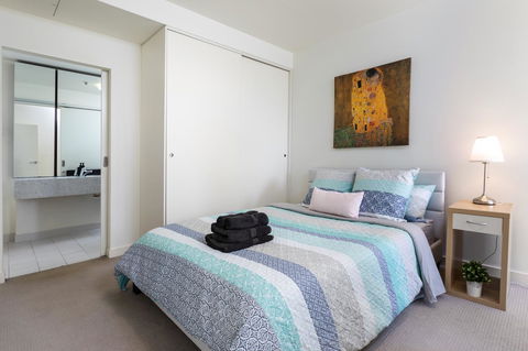 La Maison - Great View, Free Parking, Pool, Gym, Perfectly Located 2BR Apartment - Kalgoorlie Accommodation 5
