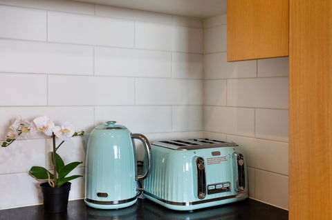 La Maison - Great View, Free Parking, Pool, Gym, Perfectly Located 2BR Apartment - Kalgoorlie Accommodation 11