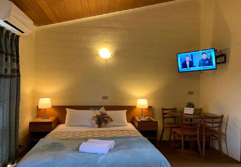 Mountain Creek Motel Bar & Restaurant - Kalgoorlie Accommodation 24