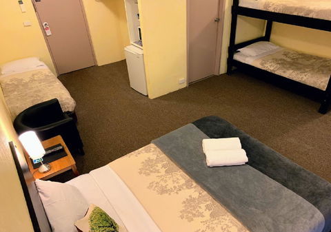 Mountain Creek Motel Bar & Restaurant - Kalgoorlie Accommodation 8