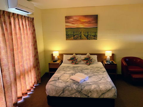 Mountain Creek Motel Bar & Restaurant - Kalgoorlie Accommodation 1