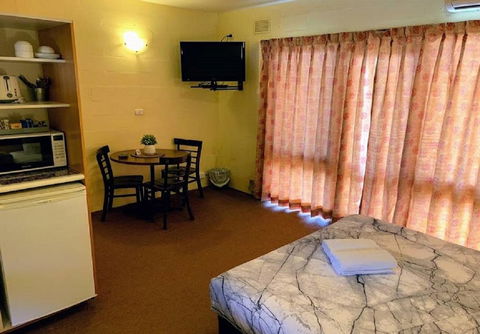 Mountain Creek Motel Bar & Restaurant - Kalgoorlie Accommodation 31