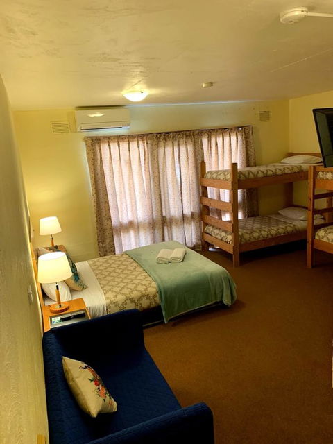 Mountain Creek Motel Bar & Restaurant - Kalgoorlie Accommodation 44