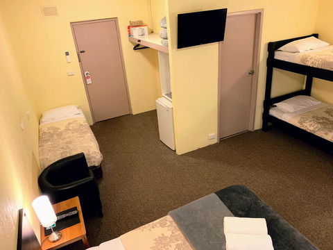 Mountain Creek Motel Bar & Restaurant - Kalgoorlie Accommodation 37